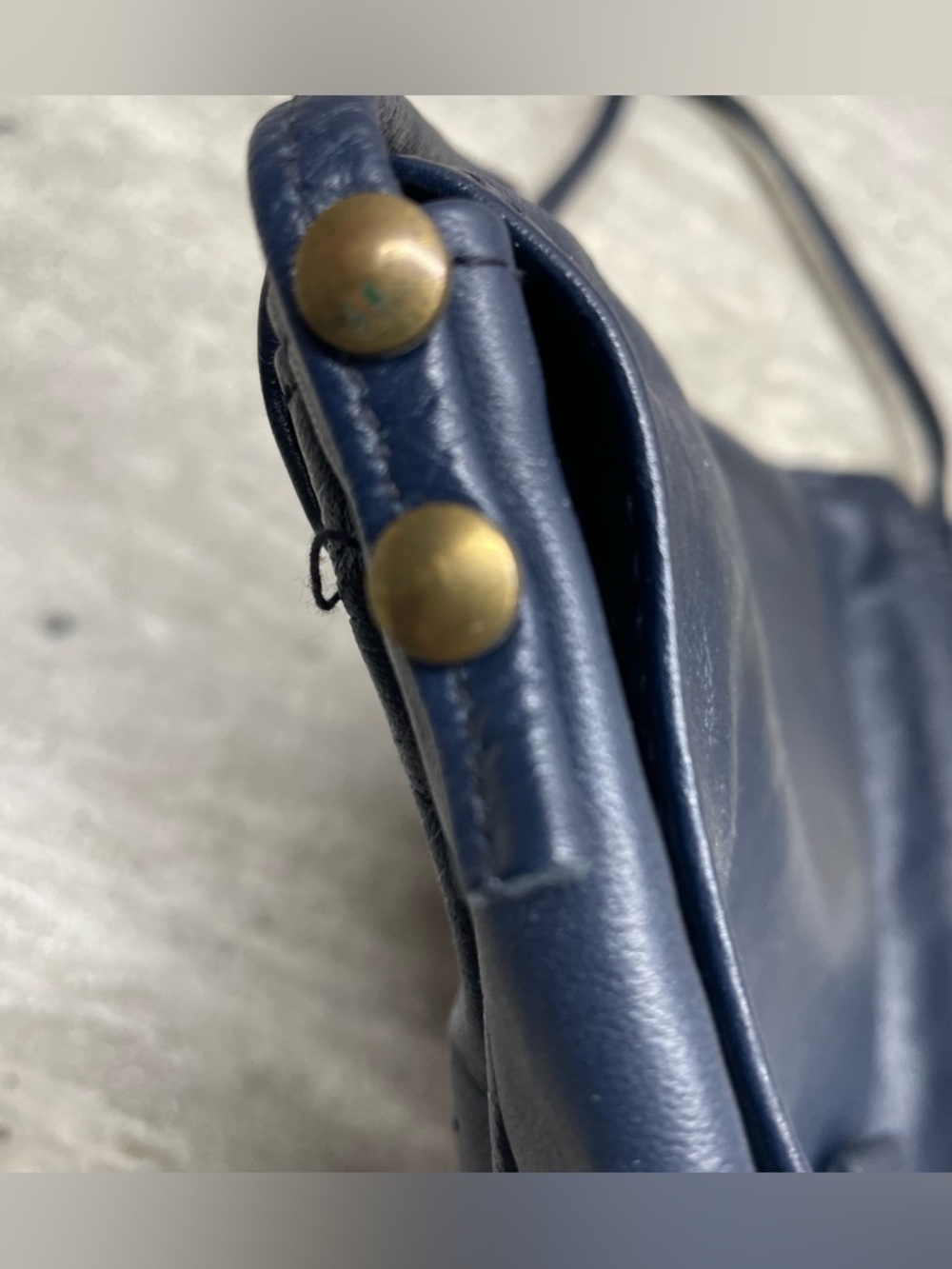 vintage Leather Crossbody Bag Womens Medium Navy Blue Good Soft Flap Brass - Picture 7 of 8